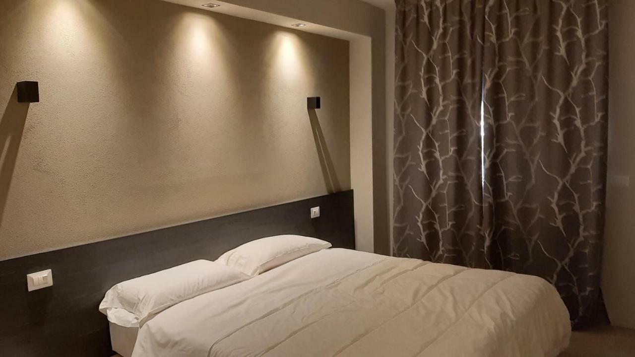 בולוניה Astoria Living Apartments מראה חיצוני תמונה