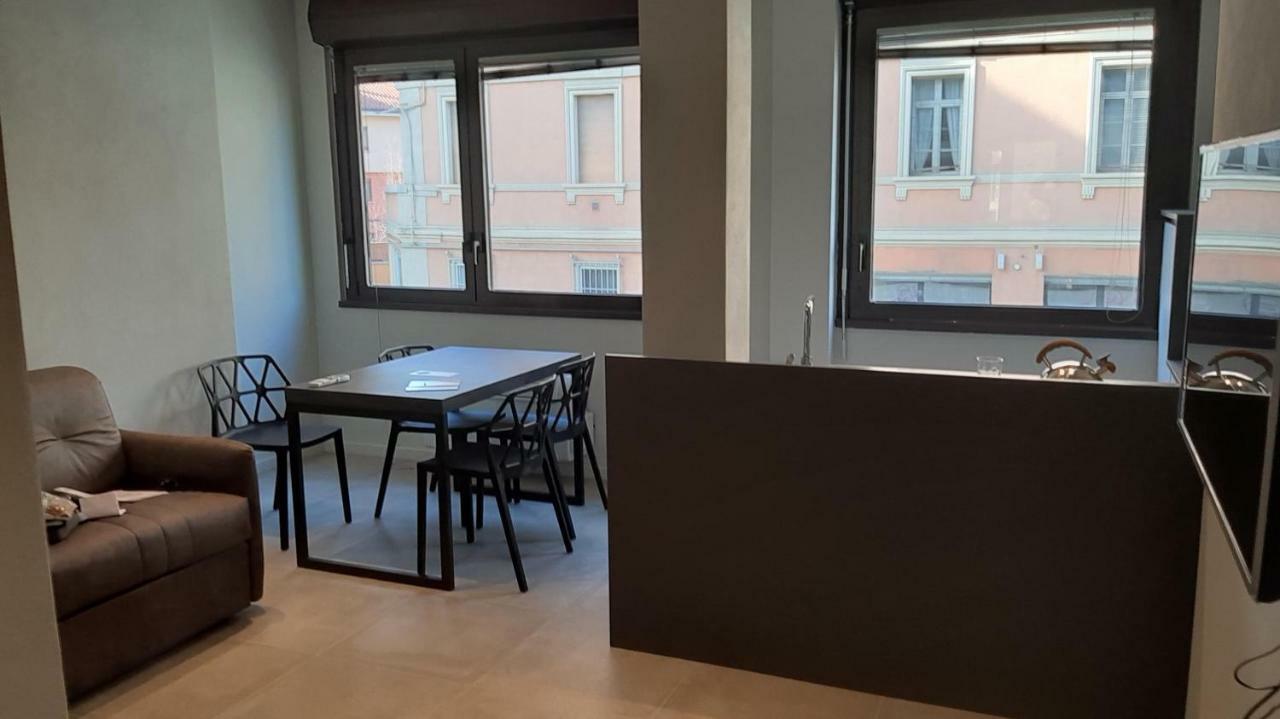 בולוניה Astoria Living Apartments מראה חיצוני תמונה