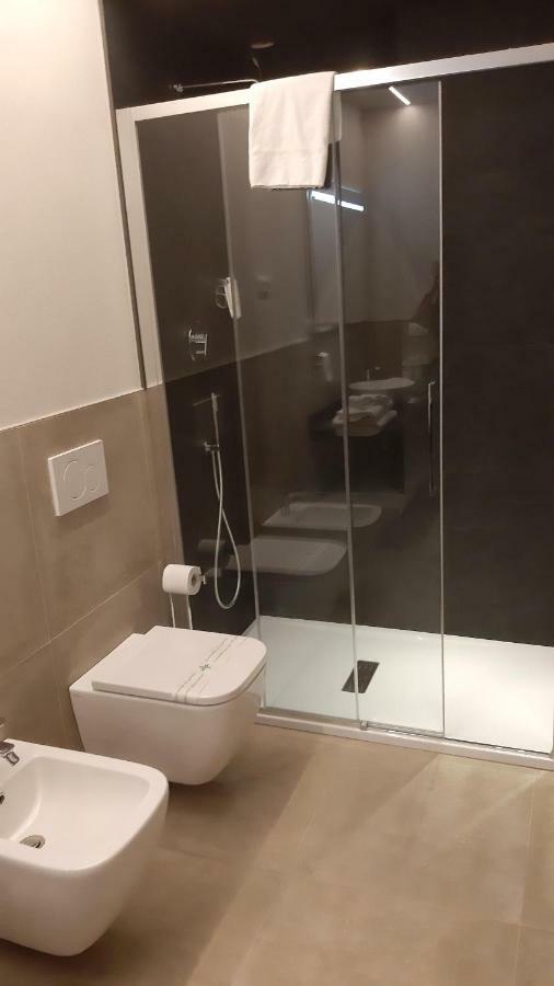 בולוניה Astoria Living Apartments מראה חיצוני תמונה
