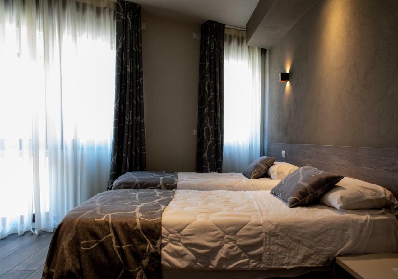 בולוניה Astoria Living Apartments מראה חיצוני תמונה