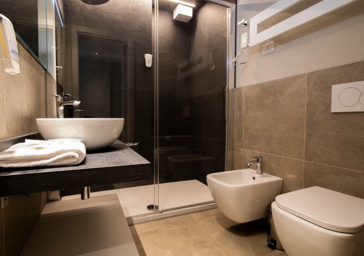 בולוניה Astoria Living Apartments מראה חיצוני תמונה