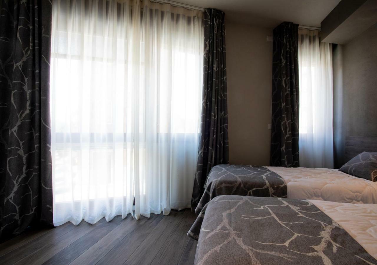 בולוניה Astoria Living Apartments מראה חיצוני תמונה
