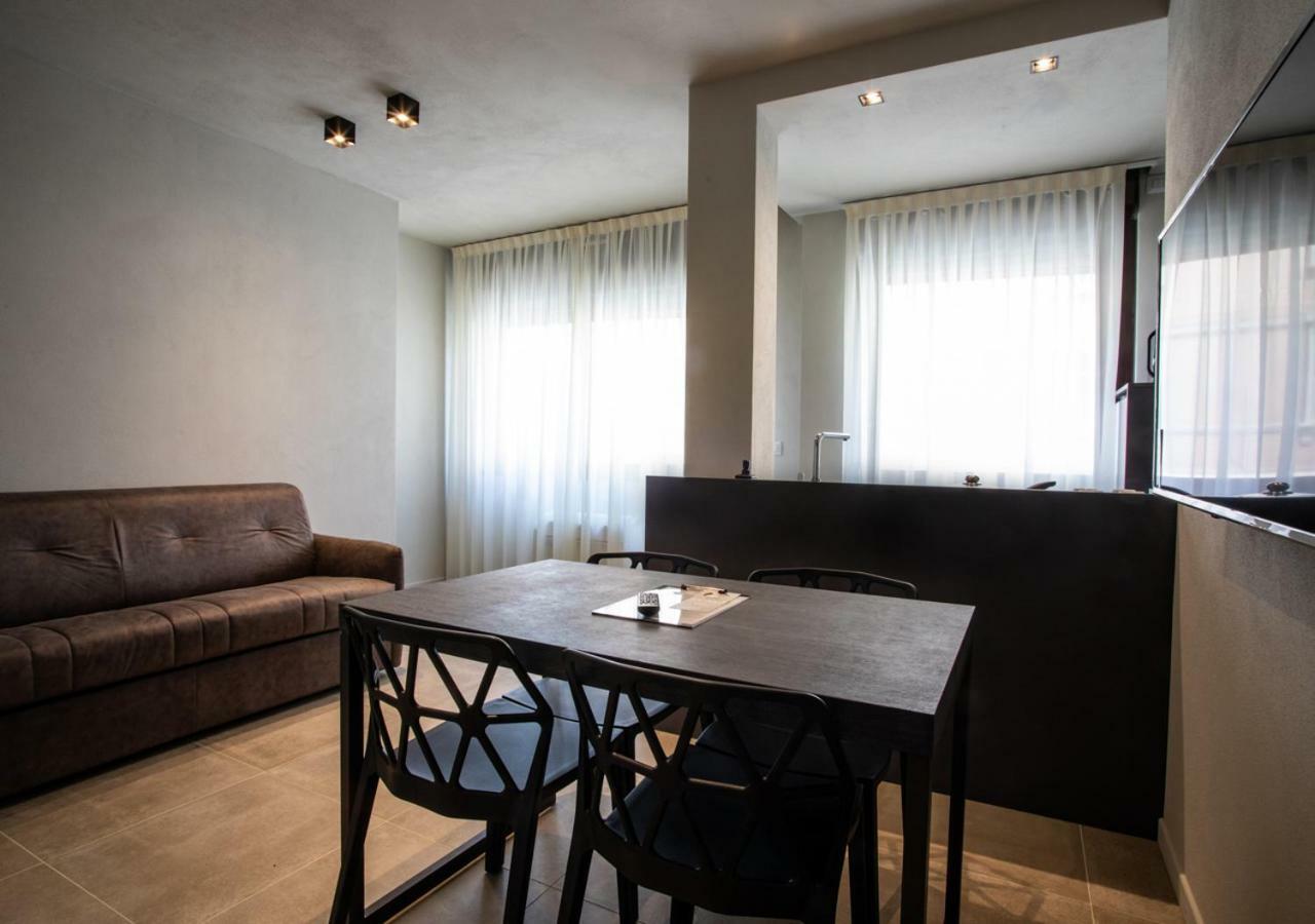 בולוניה Astoria Living Apartments מראה חיצוני תמונה