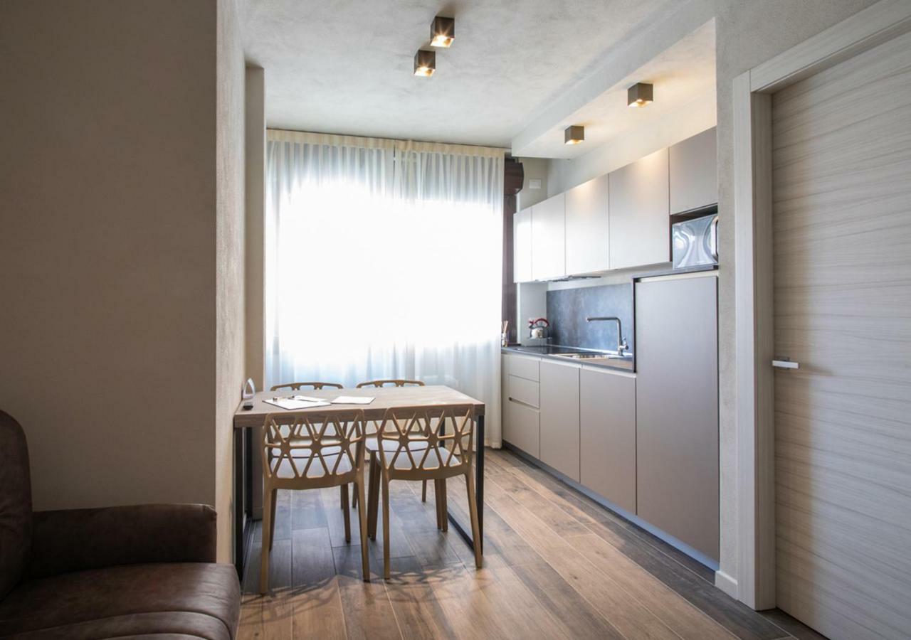 בולוניה Astoria Living Apartments מראה חיצוני תמונה