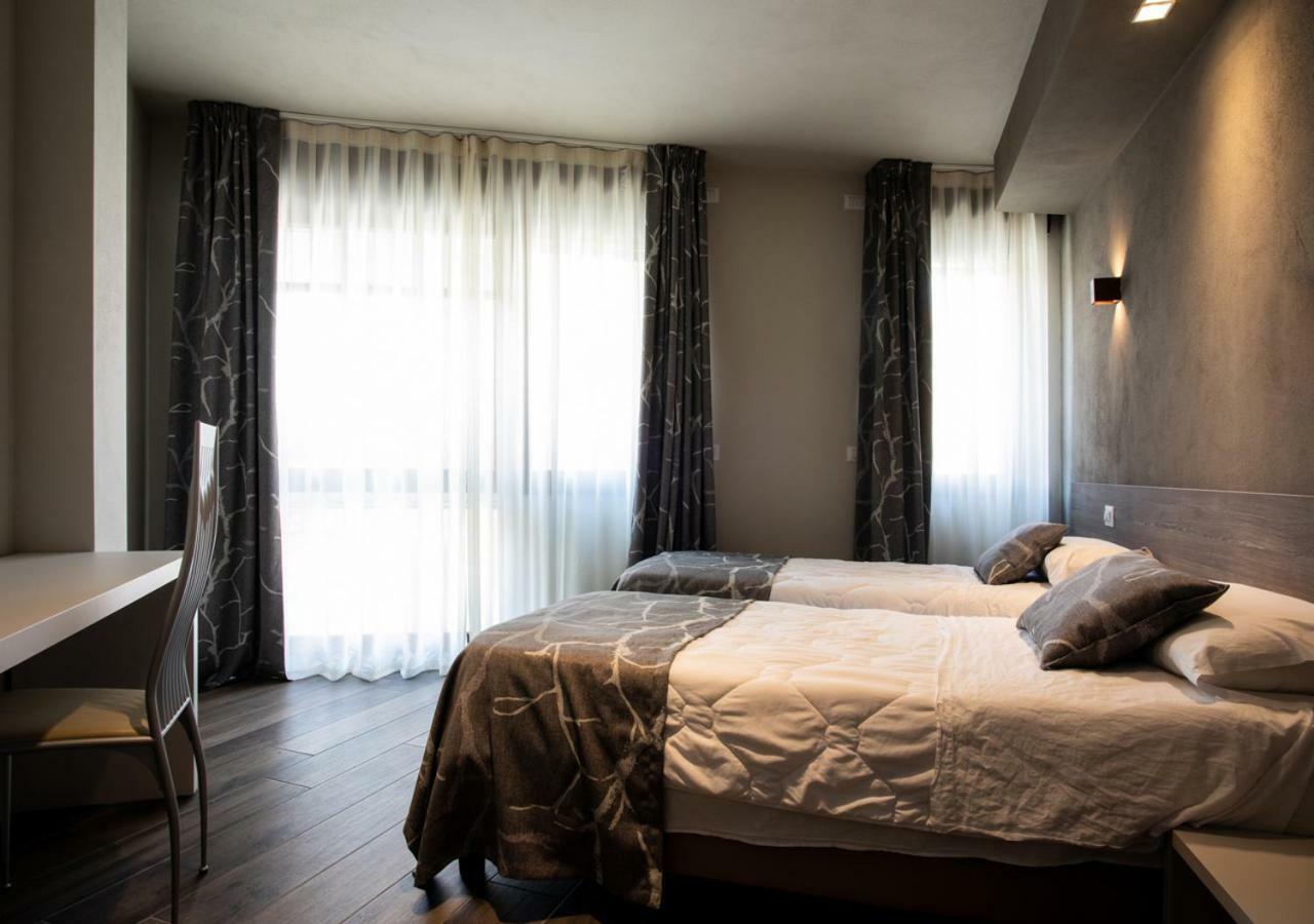 בולוניה Astoria Living Apartments מראה חיצוני תמונה