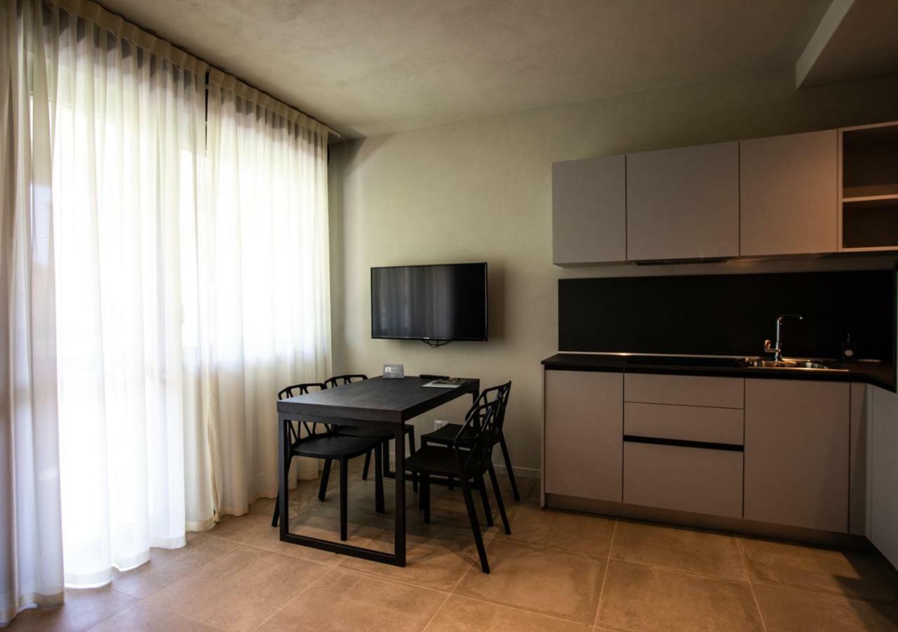 בולוניה Astoria Living Apartments מראה חיצוני תמונה