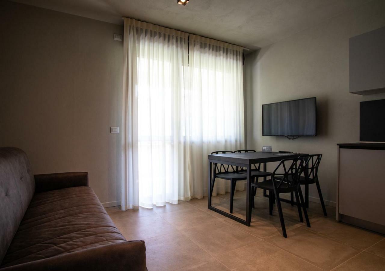 בולוניה Astoria Living Apartments מראה חיצוני תמונה