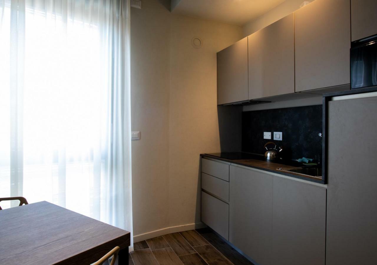 בולוניה Astoria Living Apartments מראה חיצוני תמונה