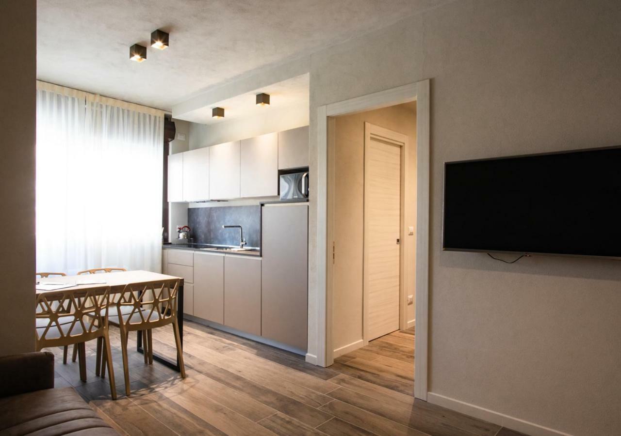 בולוניה Astoria Living Apartments מראה חיצוני תמונה