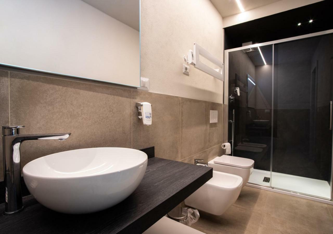 בולוניה Astoria Living Apartments מראה חיצוני תמונה