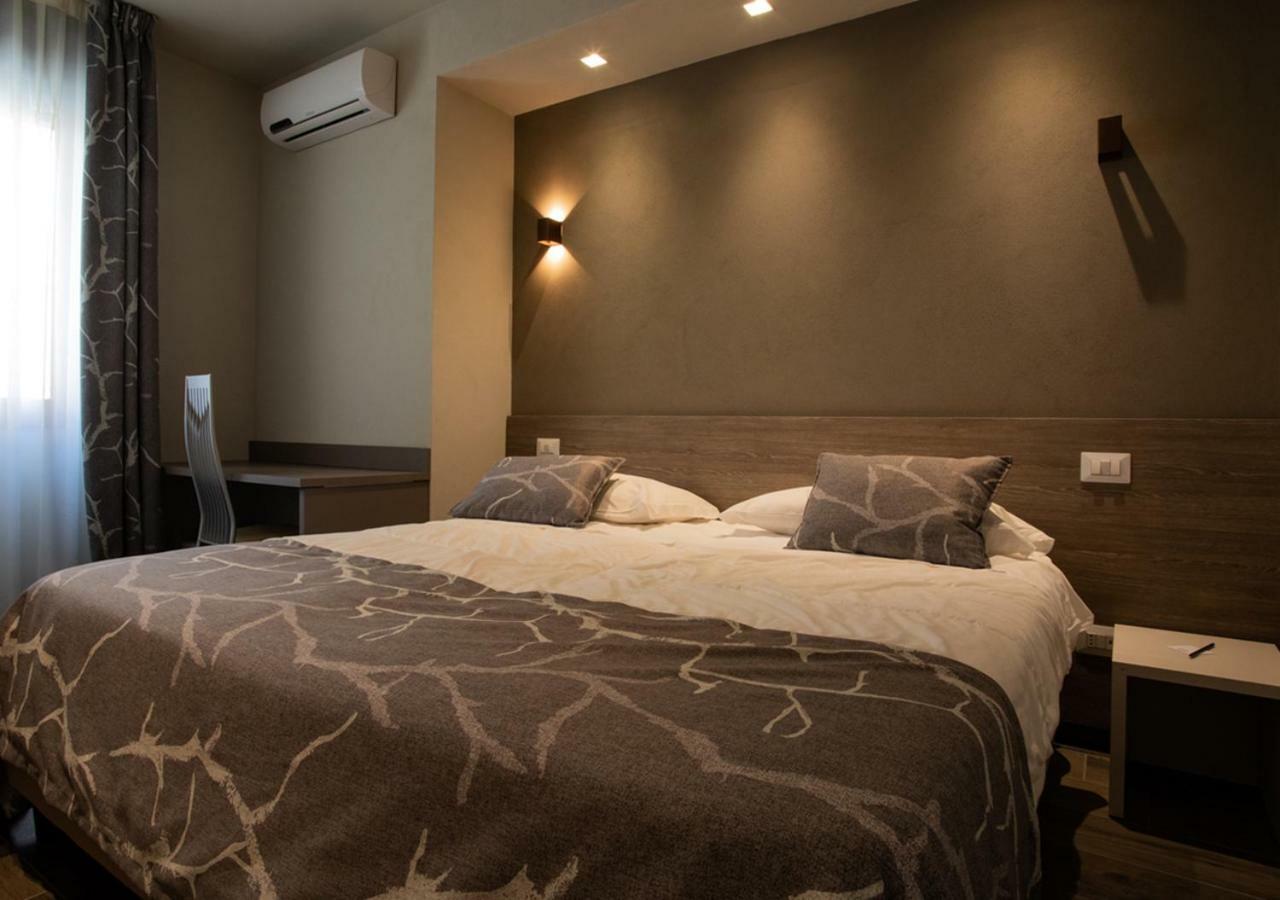 בולוניה Astoria Living Apartments מראה חיצוני תמונה
