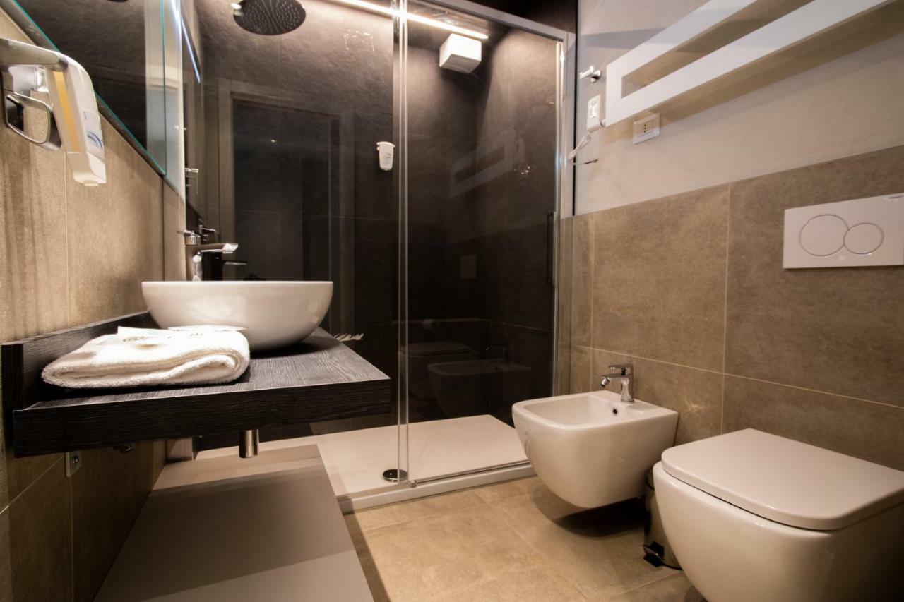 בולוניה Astoria Living Apartments מראה חיצוני תמונה